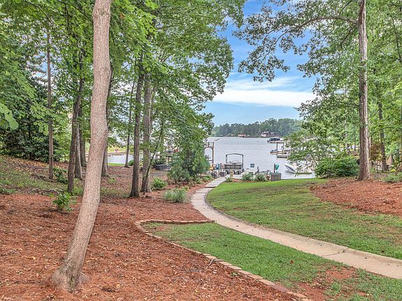 4th image of 67 Magnolia Crst