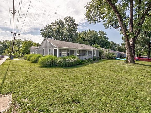 2nd image of 7101 Maple St