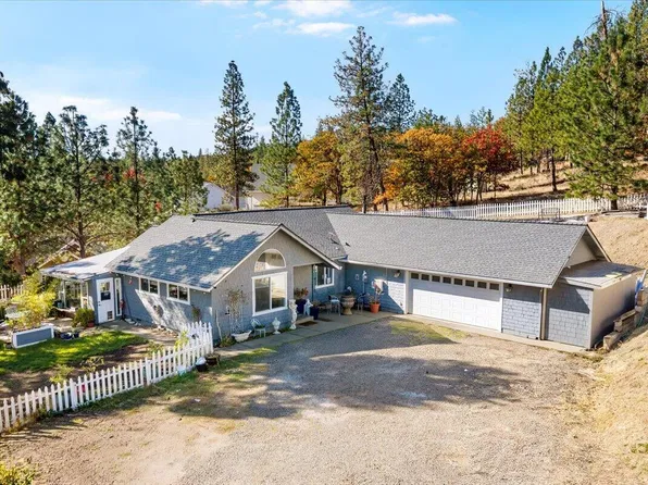 645 Kinworthy Dr, Shady Cove, OR 97539