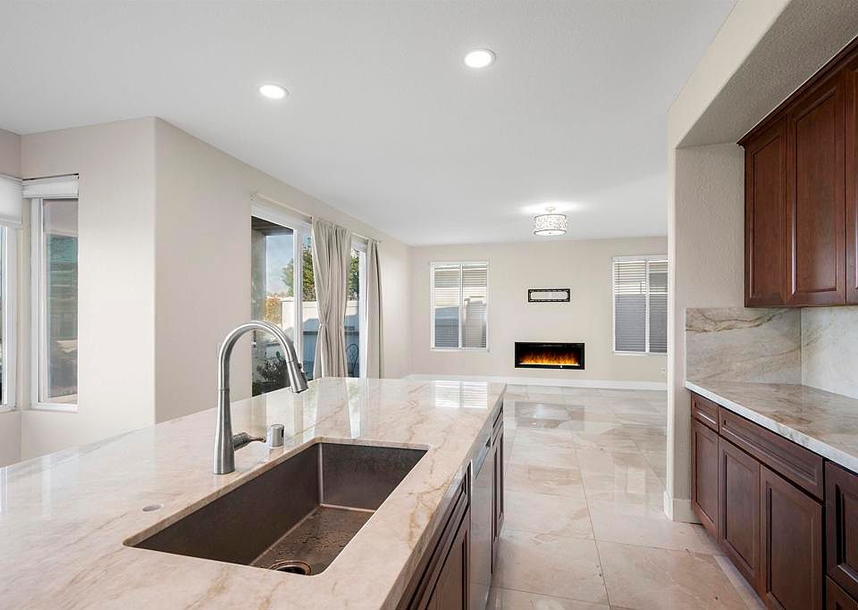 1st image of 743 Terra Nova Dr