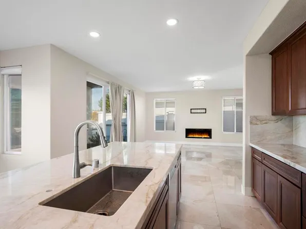 743 Terra Nova Dr, Chula Vista, CA 91910