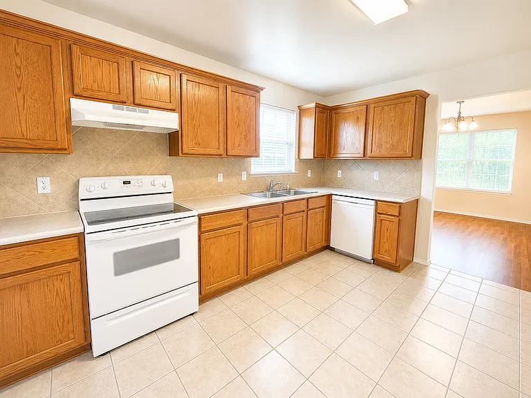 5406 Boot Scootin Ct — Photo 8