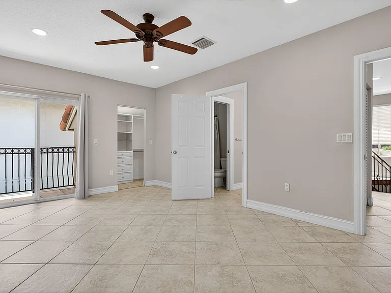 4901 NE 29th Ave — Photo 42