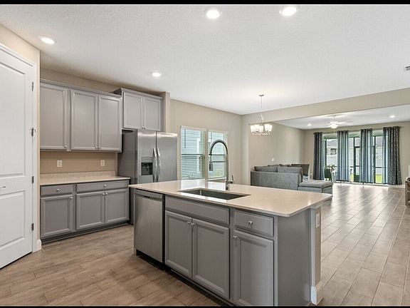 3rd image of 132 Monthaven Dr #Z