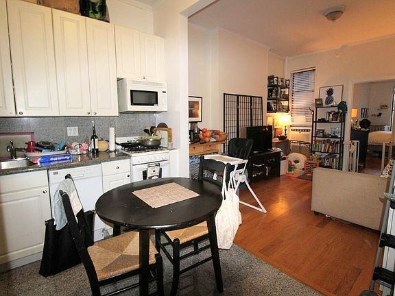 3rd image of 106 W 96th St #1EE
