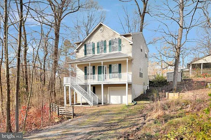 3 bed, 2.5 bath, 2584 sqft, $3,150 — Photo 1