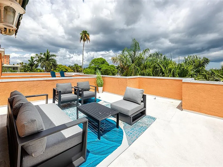 920 N Shore Dr NE — Photo 36