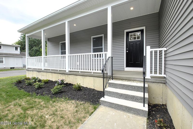 3rd image of 11 Marjorie Road