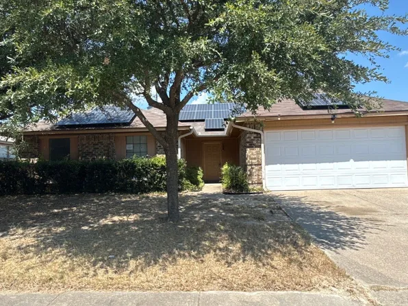 914 Larue Dr, Cedar Hill, TX 75104