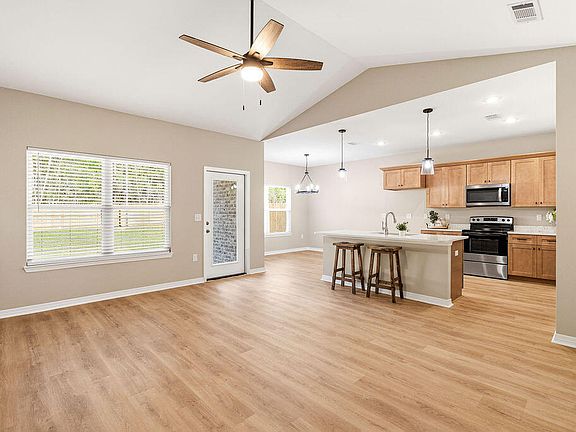 2nd image of 3804 Golden Acres Cir