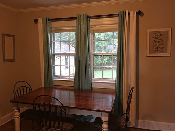 4th image of 1402 Cedar Ln