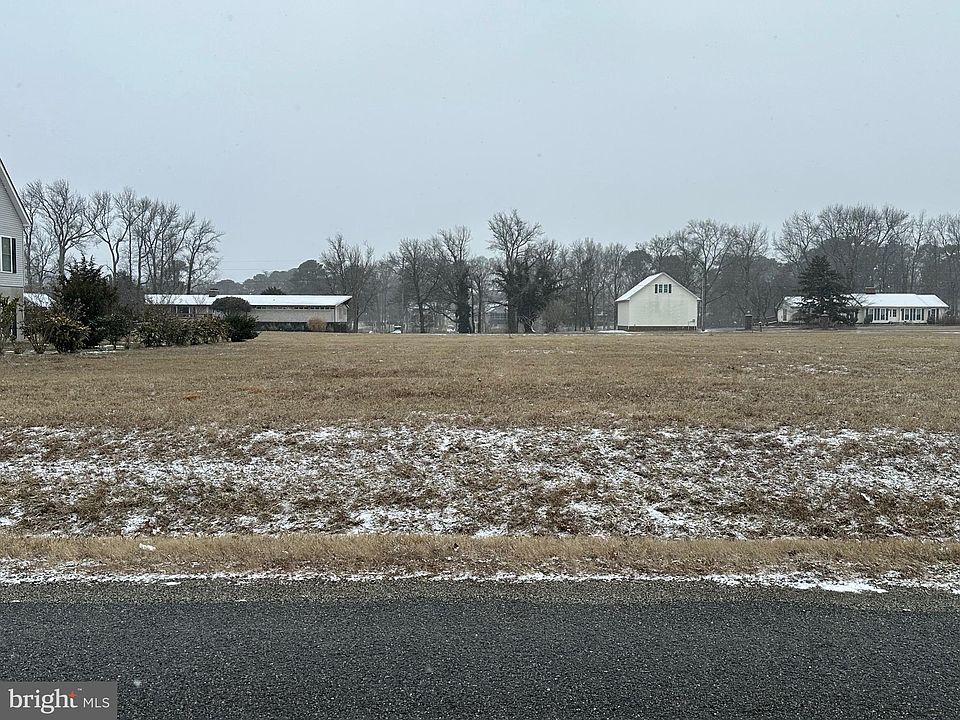 2nd image of 82 Royal Way
