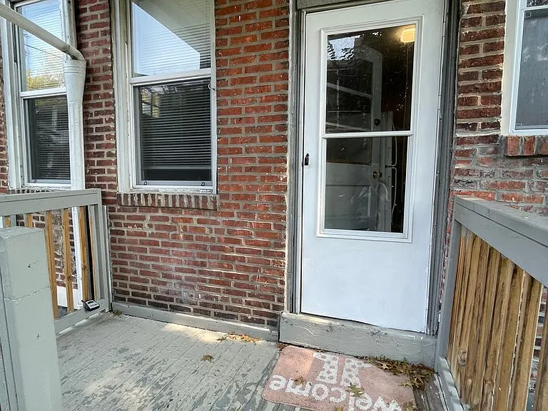 2322 Penn St — Photo 26
