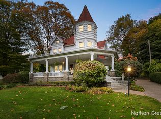 626 W Main St, Fennville, MI 49408