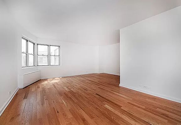 3rd image of 300 E 40th St APT 11L
