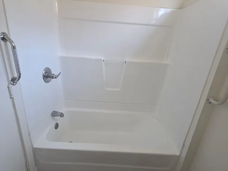 828 S Glendale Ave #9 — Photo 4
