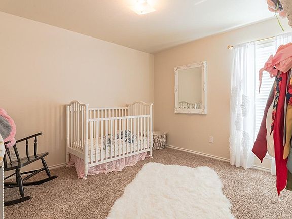 5th image of 1026 Pine Leaf Pl