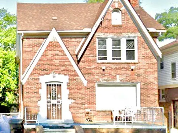 16241 Cherrylawn St, Detroit, MI 48221
