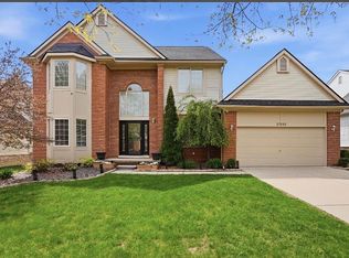 27283 Winterset Cir, Farmington Hills, MI 48334