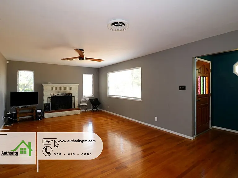1848 Shady Ln — Photo 24