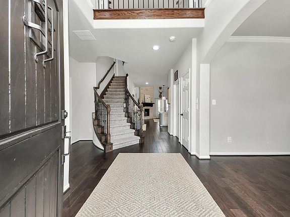 2nd image of 12119 Sandstone Cir