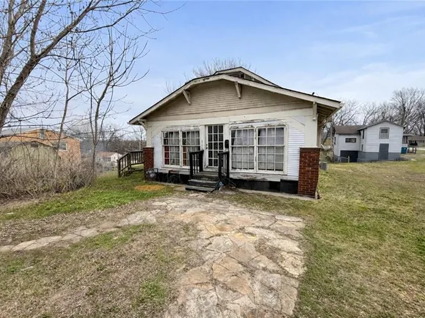 103 N Wilson Ave, Independence, MO 64050