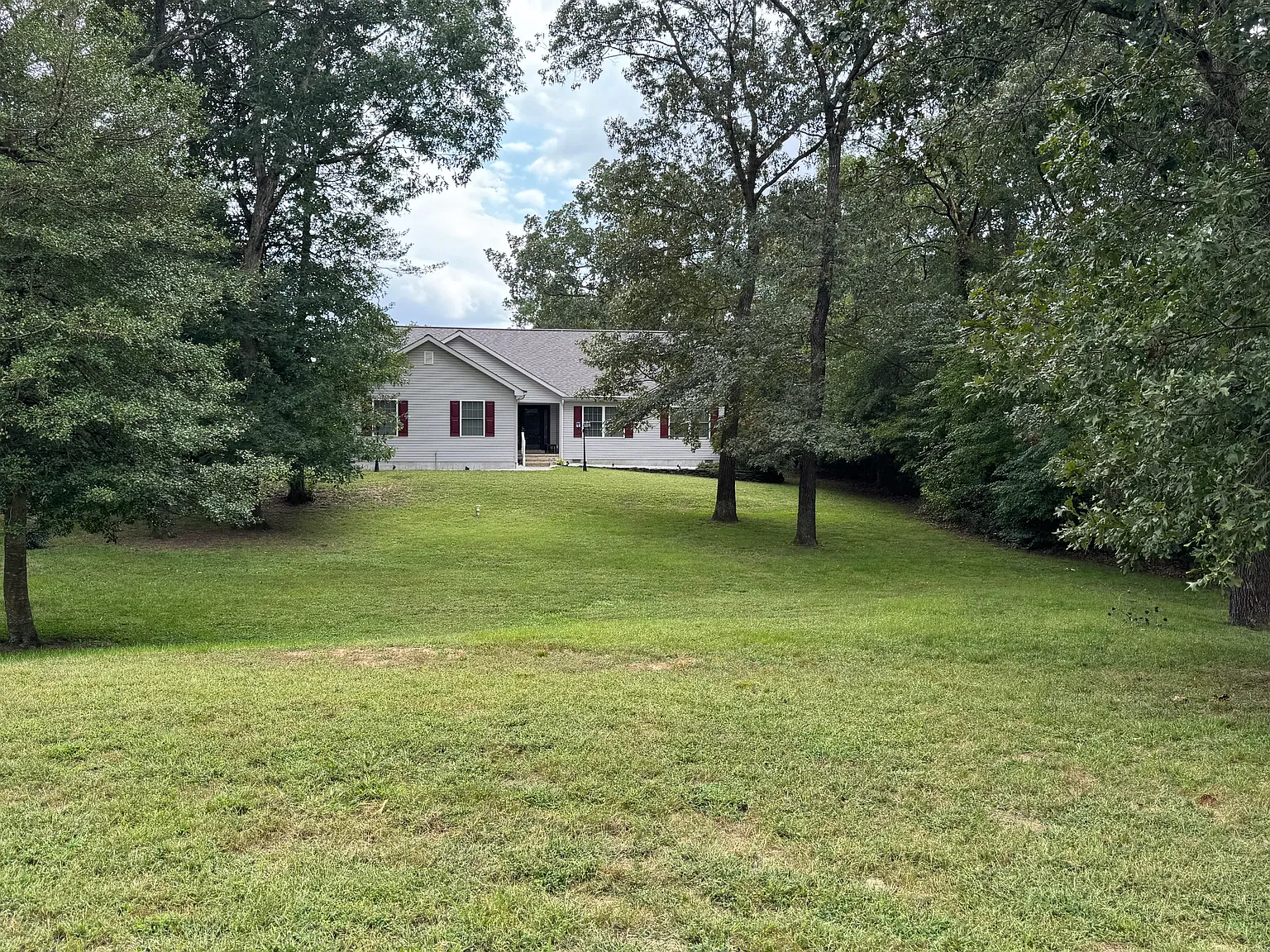 3 bed, 2140 sqft, $2,400 — Photo 2