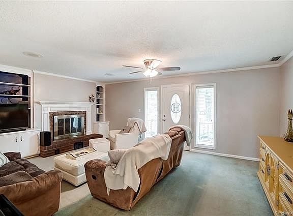 4th image of 2324 Pinehaven Dr
