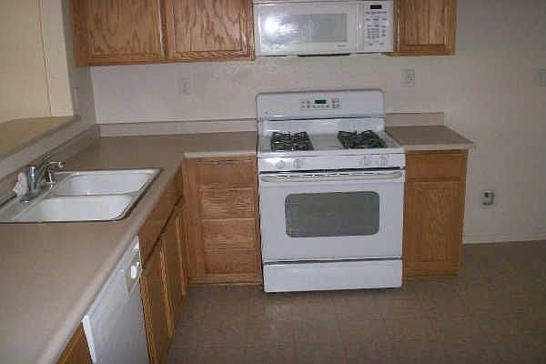 2nd image of 544 Rockport Dr Unit 00