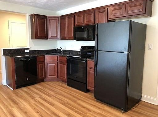 1st image of 245 Willard St #6