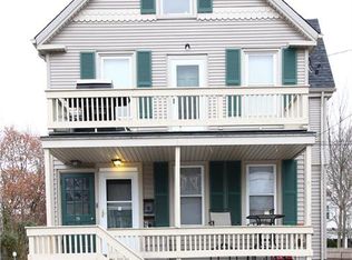 27 Livingston Pl, Middletown, RI 02842