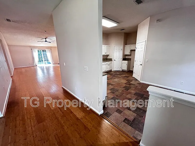 1449 Blue Heron Ln E — Photo 13