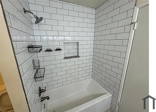 5th image of 6140 W Townley Ave