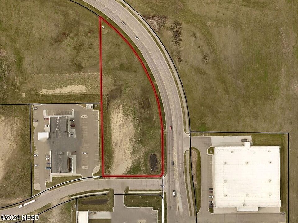 2nd image of Willow Creek Dr