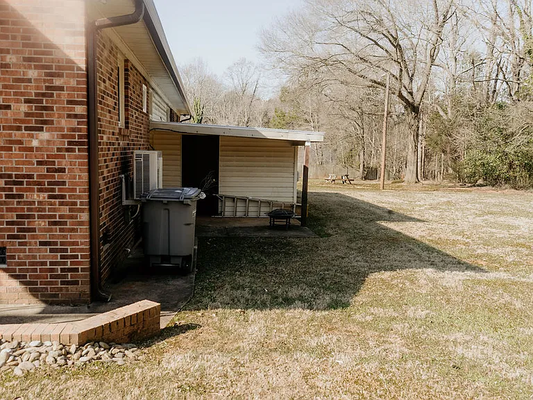 Unwind in the spacious backyard_perfect for morning coffee, evening drinks, or simply soaking up the fresh air