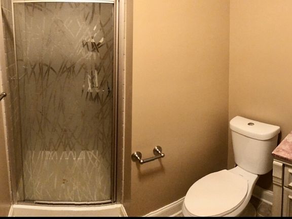 4th image of 34 Bloomfield Ave #34