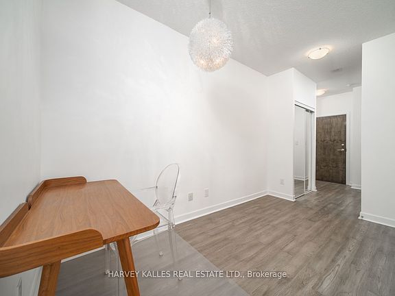 3rd image of 33 Bay St #4003