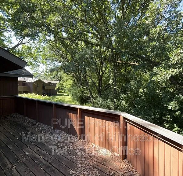 1514 N Timber Rdg — Photo 22