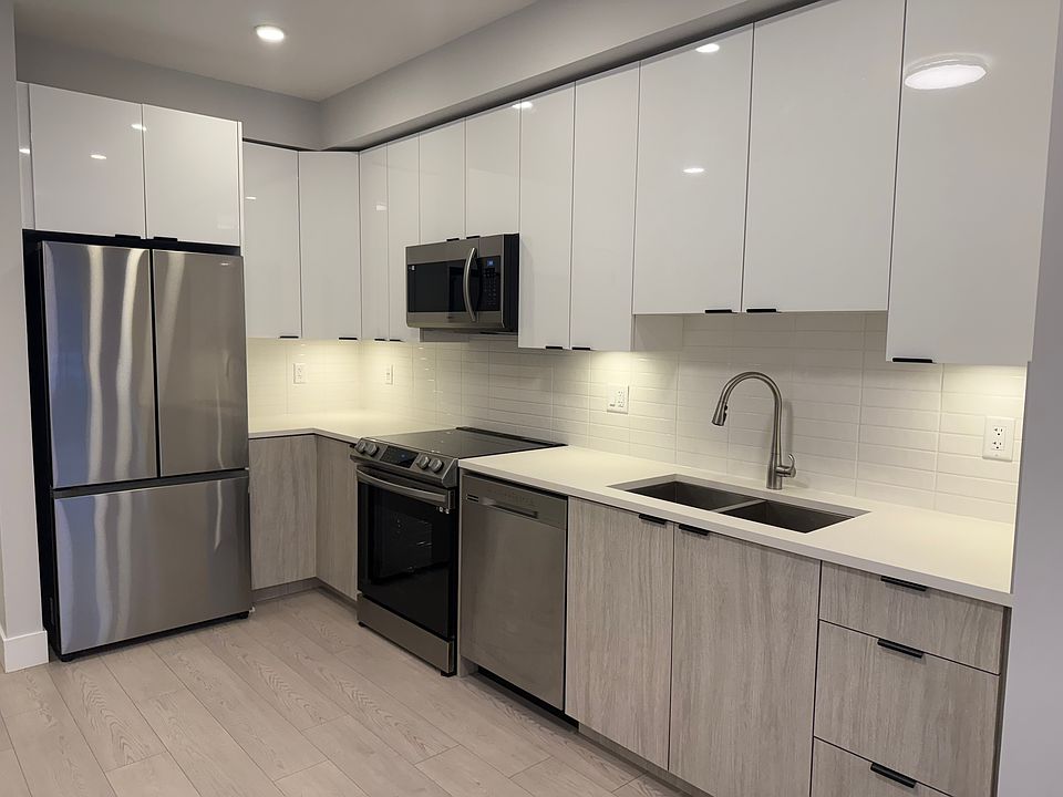 1st image of 19825 54th Ave #111