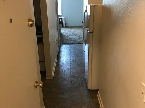 2nd image of 107 E Main St