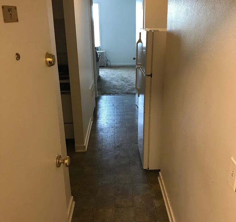 107 E Main St