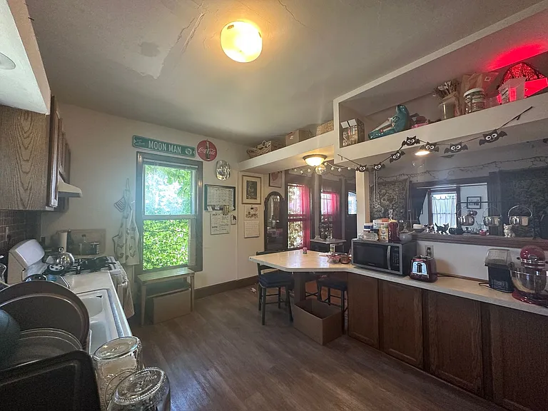 524 E Main St — Photo 2