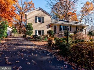 4201 Woolls Pl, Annandale, VA 22003