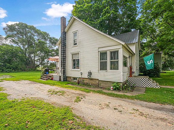 3rd image of 1583 State St