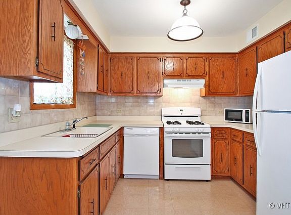 3rd image of 6005 N Neola Ave APT 2A