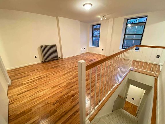3rd image of 310 W 95th St #5C1