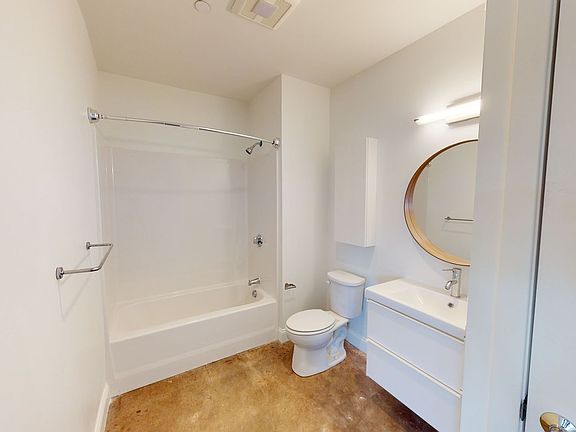 3rd image of 44 Wharf St #70-202