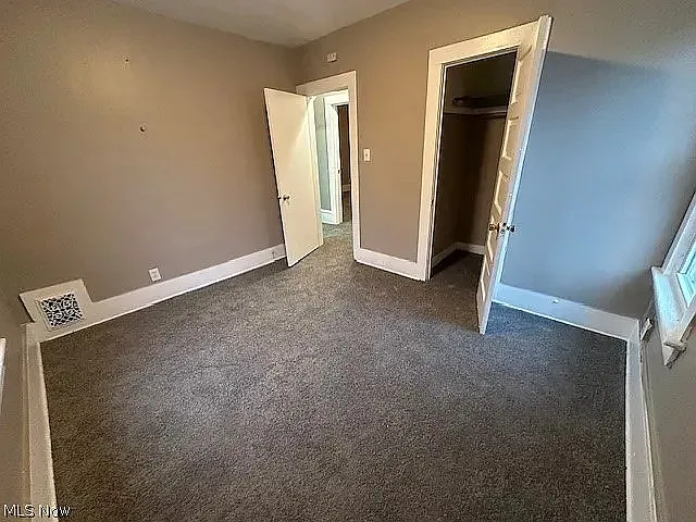 483 Douglas St — Photo 7