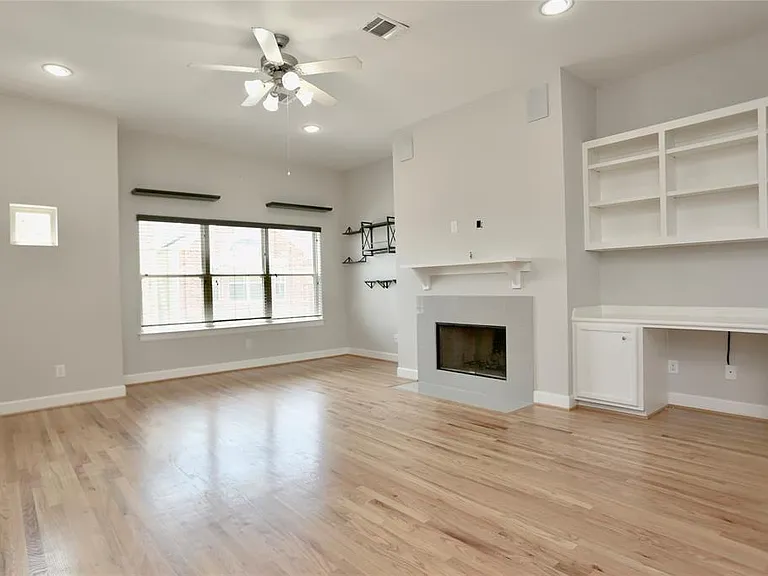 3614 Main Plaza Dr — Photo 2