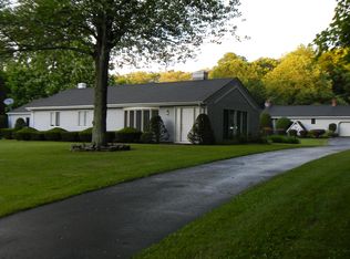 23 Ranch Rd, Woodbridge, CT 06525